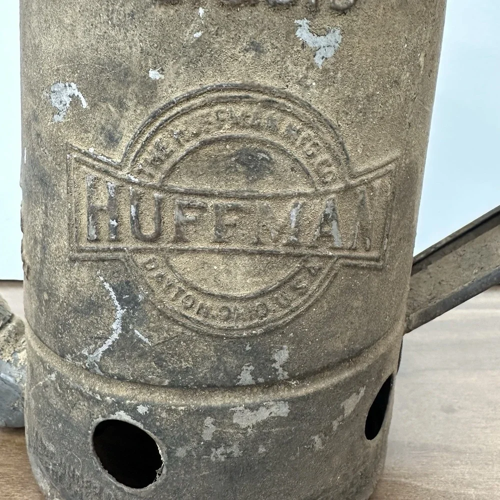 HUFFMAN Vintage One Quart Oil Can With Swing Spout #59 Aged Antique Look‎ Patina